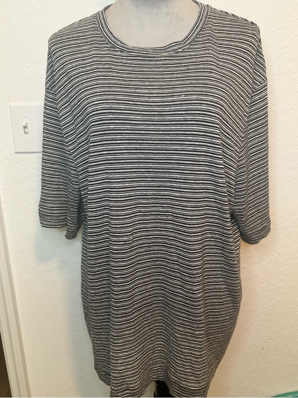 Zara Man Striped Hemp Viscose Tee Size L Black White Relaxed Fit Minimalist NWT